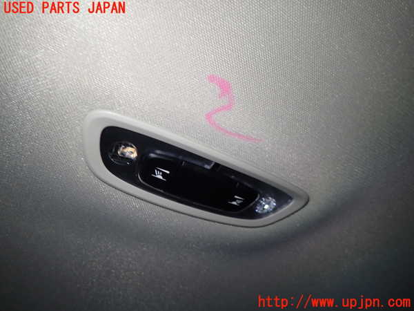 5UPJ-30876412]ボルボ・V40(MB4154T)ルームランプ2 (２列目) 中古_m0001.jpg
