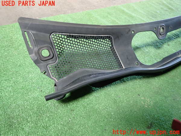 1UPJ-30891190]ボルボ・V40(MD4204T)カウルトップ 中古_m0002.jpg