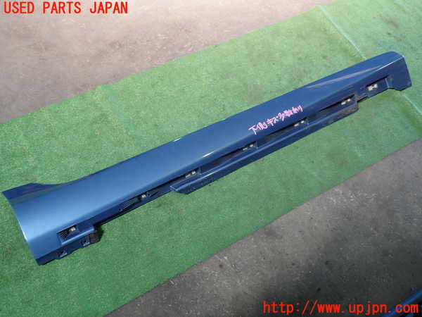 1UPJ-30891390]ボルボ・V40(MD4204T)右サイドステップ 中古_m0001.jpg