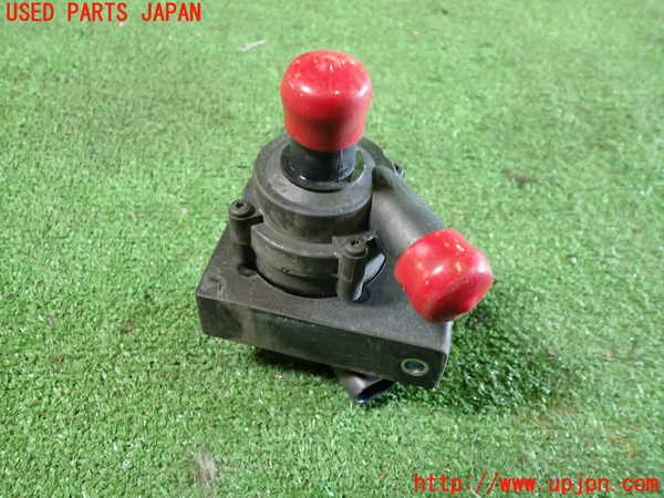 1UPJ-30892110]ボルボ・V40(MD4204T)ウォーターポンプ 中古_m0001.jpg