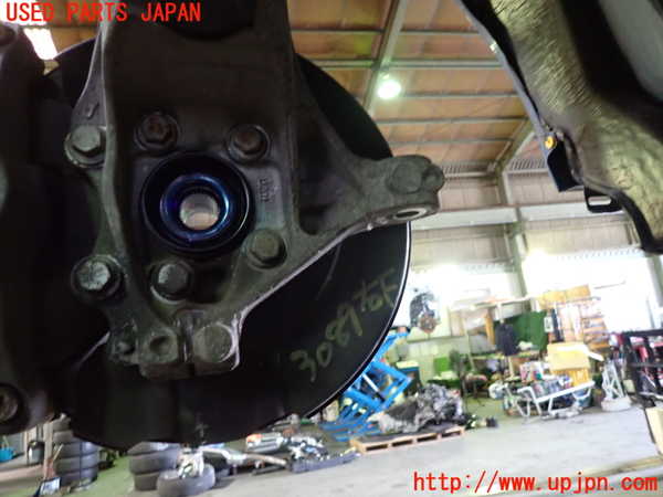 1UPJ-30894290]ボルボ・V40(MD4204T)右フロントナックルハブ 中古_m0001.jpg