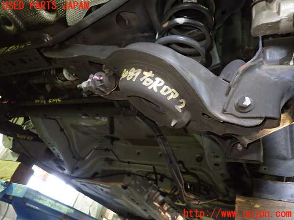 1UPJ-30895205]ボルボ・V40(MD4204T)右リアロアアーム2 中古_m0001.jpg
