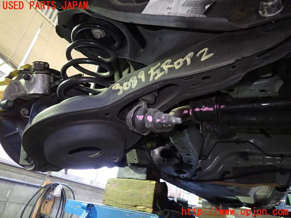 1UPJ-30895227]ボルボ・V40(MD4204T)左リアロアアーム2 中古_m0001.jpg