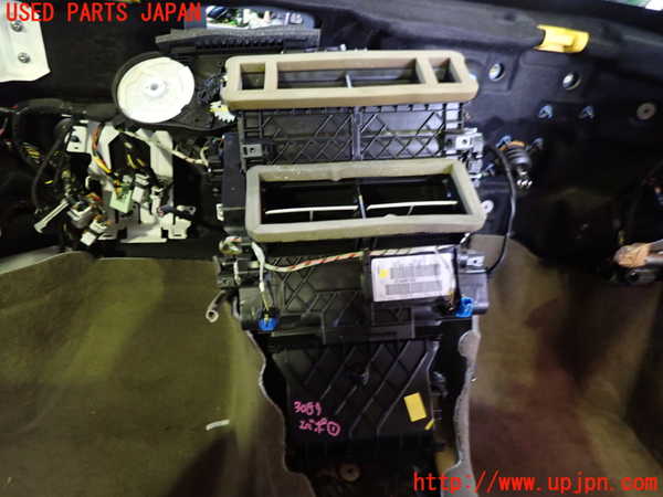 1UPJ-30896081]ボルボ・V40(MD4204T)エバポレーター1 中古_m0001.jpg