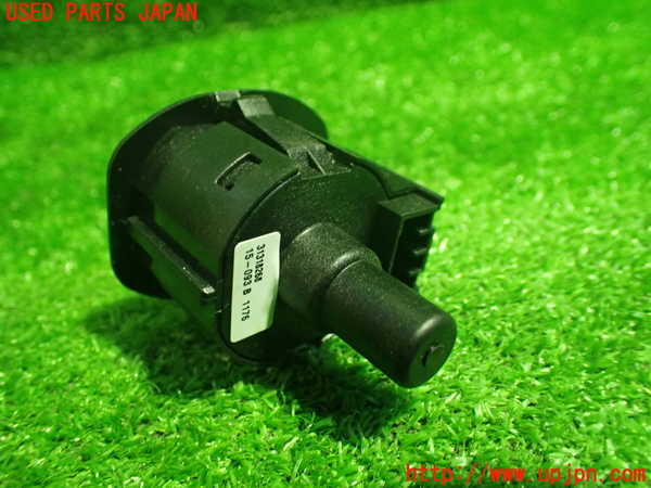 1UPJ-30896306]ボルボ・V40(MD4204T)スイッチ1 (パッセンジャー) 中古_m0002.jpg