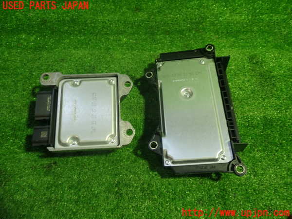 1UPJ-30896145]ボルボ・V40(MD4204T)エアバッグコンピューター 中古_m0004.jpg