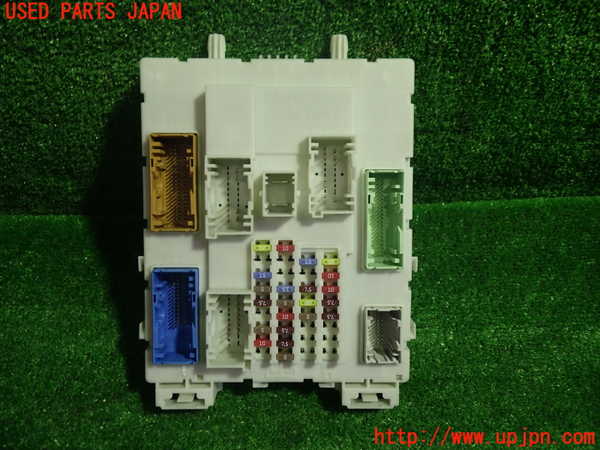 1UPJ-30896743]ボルボ・V40(MD4204T)ヒューズボックス3 中古_m0001.jpg