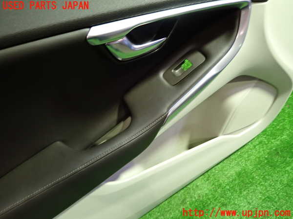 1UPJ-30891264]ボルボ・V40(MD4204T)左前ドア内張り 中古_m0002.jpg