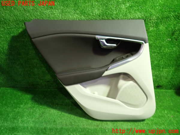 1UPJ-30891324]ボルボ・V40(MD4204T)左後ドア内張り 中古_m0001.jpg