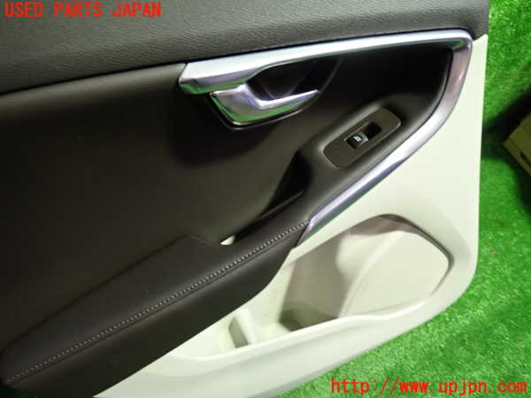 1UPJ-30891324]ボルボ・V40(MD4204T)左後ドア内張り 中古_m0002.jpg