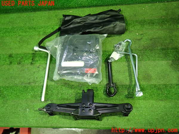 1UPJ-30917805]エスティマハイブリッド(AHR20W)車載工具 中古_m0001.jpg