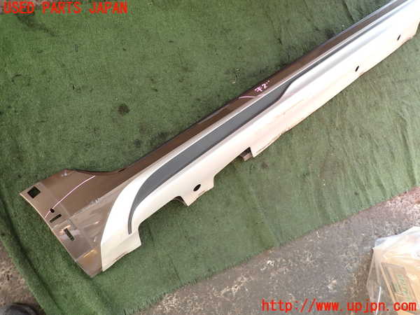 2UPJ-30921390]ボルボ・V60 クロスカントリー(FD4204T)右サイドステップ 中古_m0002.jpg