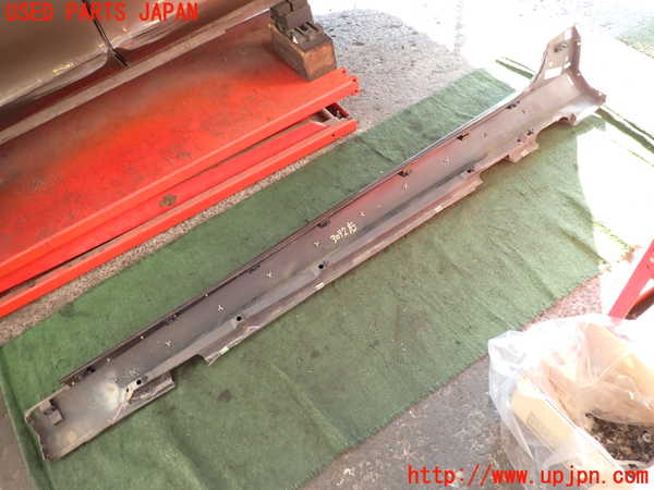 2UPJ-30921390]ボルボ・V60 クロスカントリー(FD4204T)右サイドステップ 中古_m0004.jpg