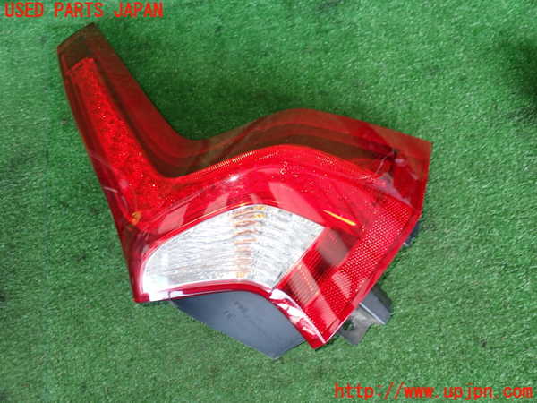 2UPJ-30921530]ボルボ・V60 クロスカントリー(FD4204T)右テールランプ 中古_m0001.jpg