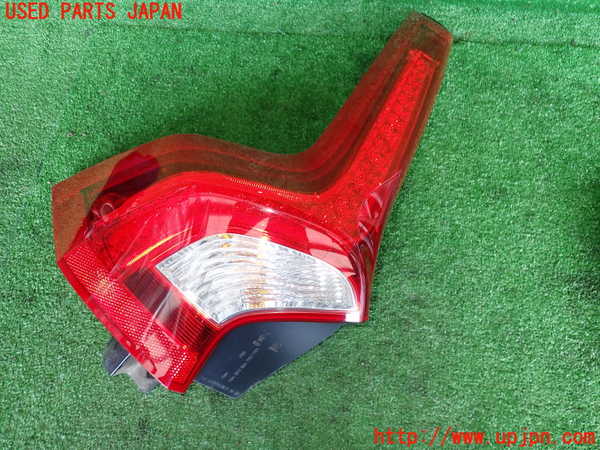 2UPJ-30921536]ボルボ・V60 クロスカントリー(FD4204T)左テールランプ 中古_m0001.jpg