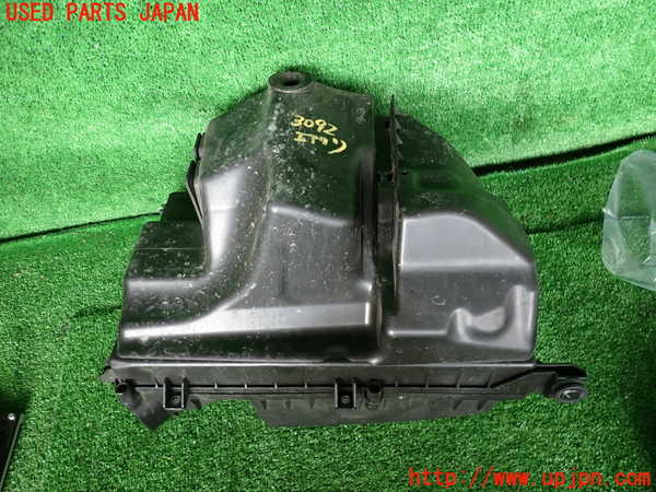 2UPJ-30922560]ボルボ・V60 クロスカントリー(FD4204T)エアクリーナーボックス 中古_m0004.jpg