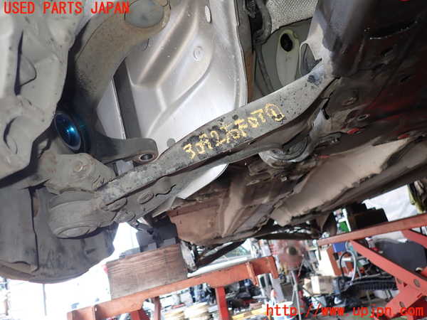 2UPJ-30925176]ボルボ・V60 クロスカントリー(FD4204T)右フロントロアアーム1 中古_m0001.jpg