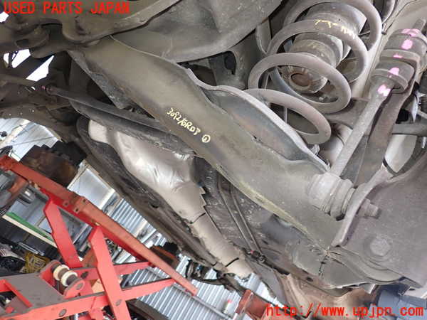 2UPJ-30925200]ボルボ・V60 クロスカントリー(FD4204T)右リアロアアーム1 中古_m0001.jpg