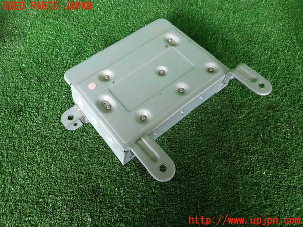 2UPJ-30926525]ボルボ・V60 クロスカントリー(FD4204T)アンプ 中古_m0002.jpg