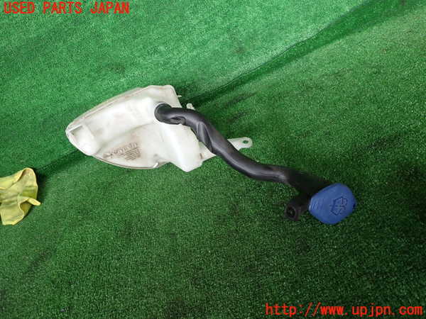 2UPJ-30926791]ボルボ・V60 クロスカントリー(FD4204T)ウォッシャータンク1 中古_m0001.jpg