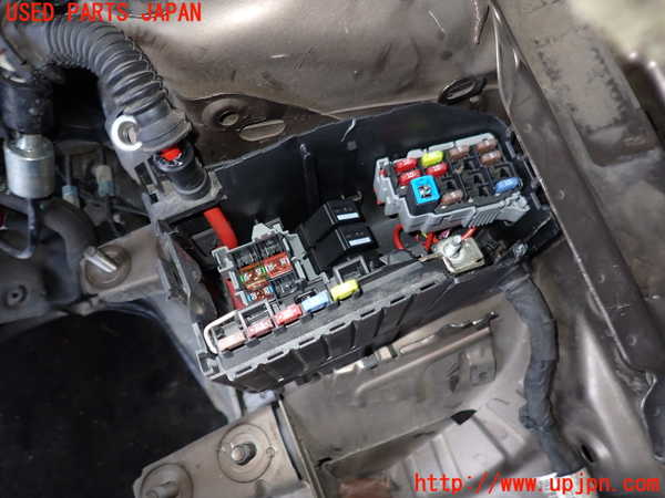 2UPJ-30926742]ボルボ・V60 クロスカントリー(FD4204T)ヒューズボックス2 中古_m0002.jpg