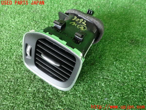 2UPJ-30927527]ボルボ・V60 クロスカントリー(FD4204T)エアコン吹き出し口2 (右) 中古_m0002.jpg
