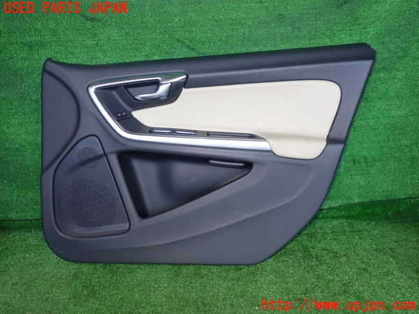 2UPJ-30921234]ボルボ・V60 クロスカントリー(FD4204T)右前ドア内張り 中古_m0001.jpg