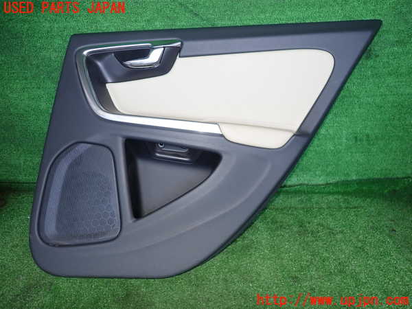 2UPJ-30921294]ボルボ・V60 クロスカントリー(FD4204T)右後ドア内張り 中古_m0001.jpg