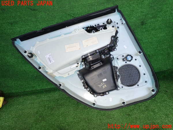 2UPJ-30921294]ボルボ・V60 クロスカントリー(FD4204T)右後ドア内張り 中古_m0003.jpg