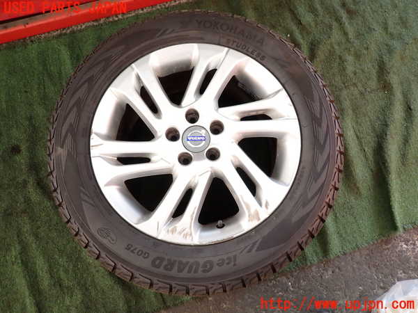 2UPJ-30929036]ボルボ・V60 クロスカントリー(FD4204T)タイヤ　ホイール　1本① 235/55R17 中古_m0001.jpg
