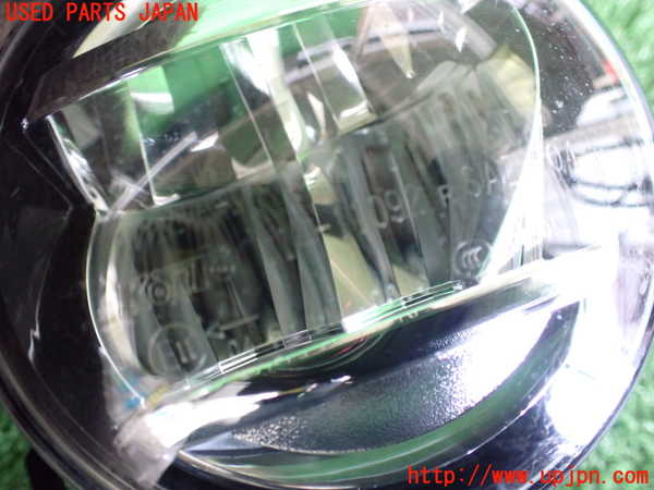 2UPJ-30931180]レヴォーグ(VM4)右フォグ 中古_m0003.jpg