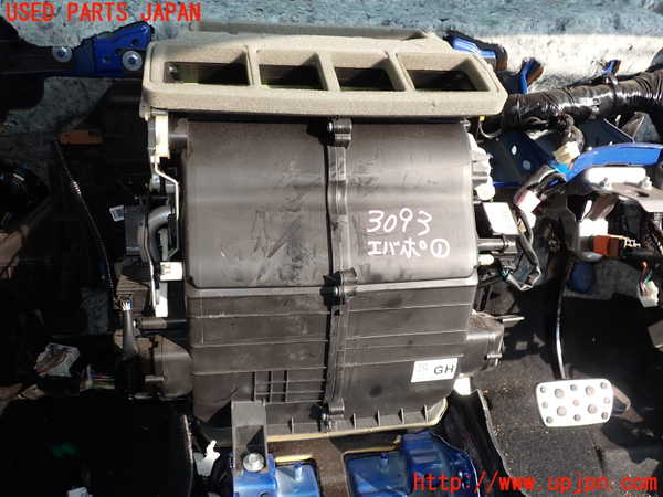 2UPJ-30936081]レヴォーグ(VM4)エバポレーター1 中古_m0001.jpg