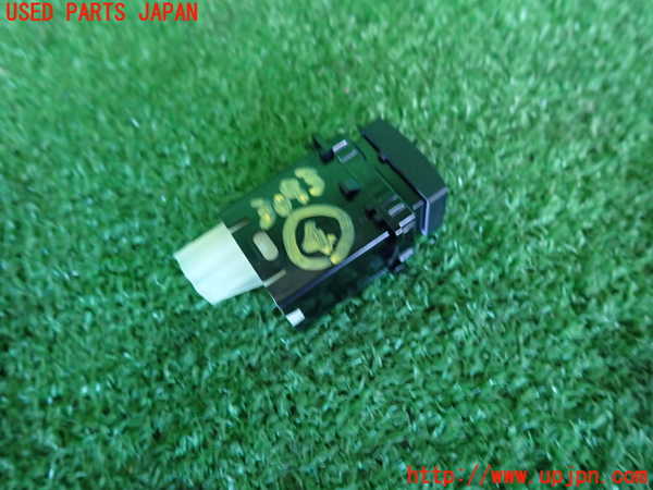 2UPJ-30936309]レヴォーグ(VM4)スイッチ4 (TRC OFF) 中古_m0002.jpg