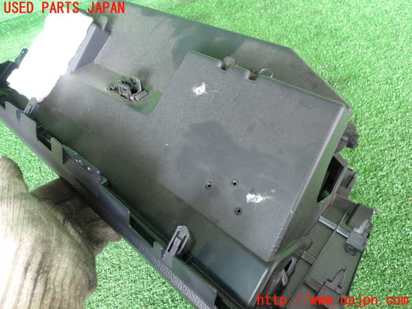 2UPJ-30937516]レヴォーグ(VM4)グローブボックス1 中古_m0003.jpg