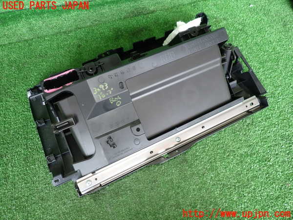 2UPJ-30937516]レヴォーグ(VM4)グローブボックス1 中古_m0004.jpg
