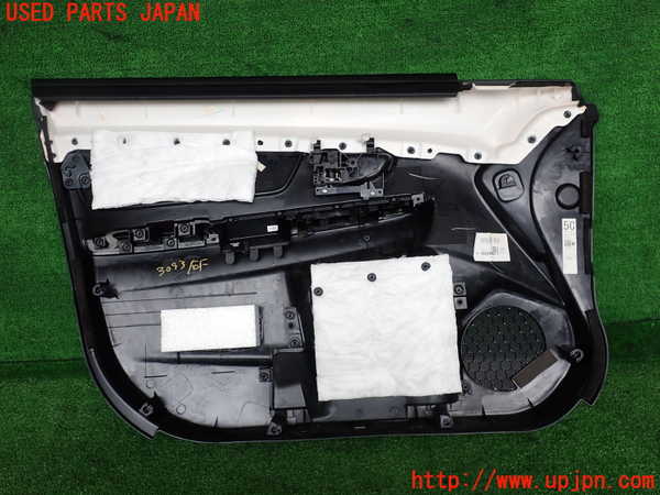 2UPJ-30931234]レヴォーグ(VM4)右前ドア内張り 中古_m0003.jpg