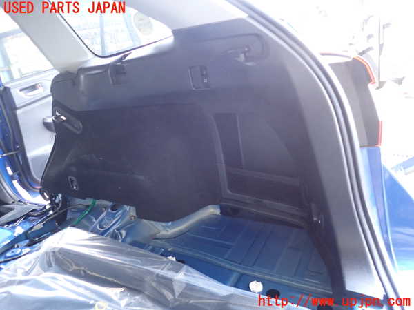 2UPJ-30937675]レヴォーグ(VM4)右リアピラートリム 中古_m0005.jpg