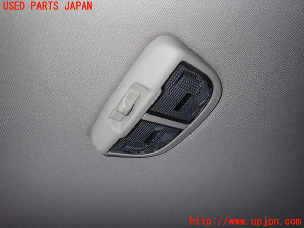 2UPJ-30936412]レヴォーグ(VM4)ルームランプ2 (2列目真中) 中古_m0001.jpg