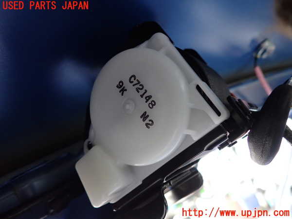2UPJ-30937135]レヴォーグ(VM4)真中2列目シートベルト 中古_m0002.jpg