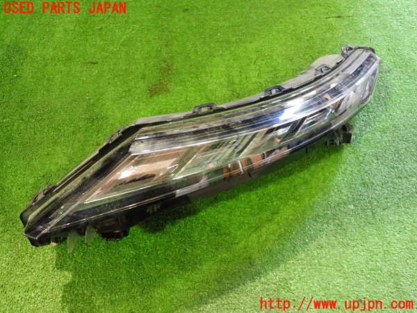 2UPJ-30941152]アウトランダーPHEV(GN0W)左コーナーランプ (ジャンク品) 中古_m0001.jpg