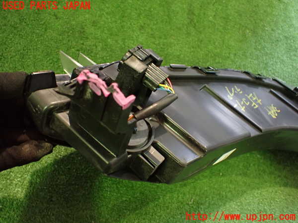 2UPJ-30941152]アウトランダーPHEV(GN0W)左コーナーランプ (ジャンク品) 中古_m0003.jpg