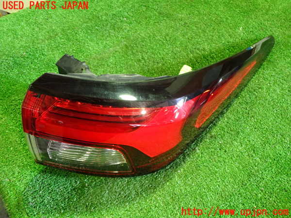2UPJ-30941530]アウトランダーPHEV(GN0W)右テールランプ 中古_m0001.jpg
