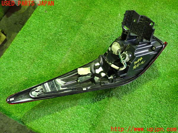 2UPJ-30941530]アウトランダーPHEV(GN0W)右テールランプ 中古_m0002.jpg