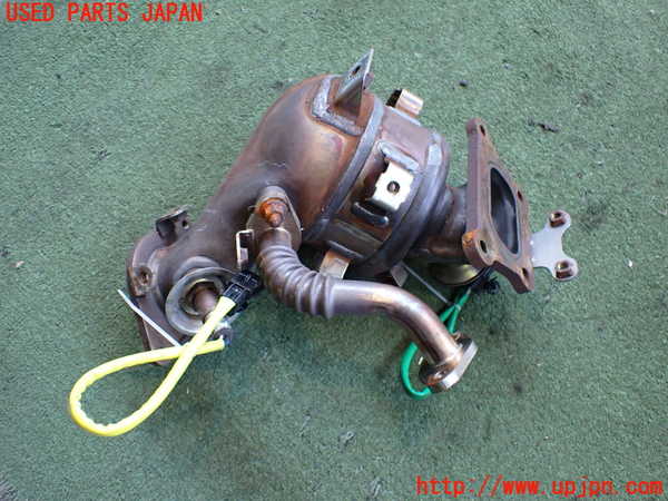 2UPJ-30942041]アウトランダーPHEV(GN0W)エキマニ1 (触媒 マニバーター) 中古_m0003.jpg