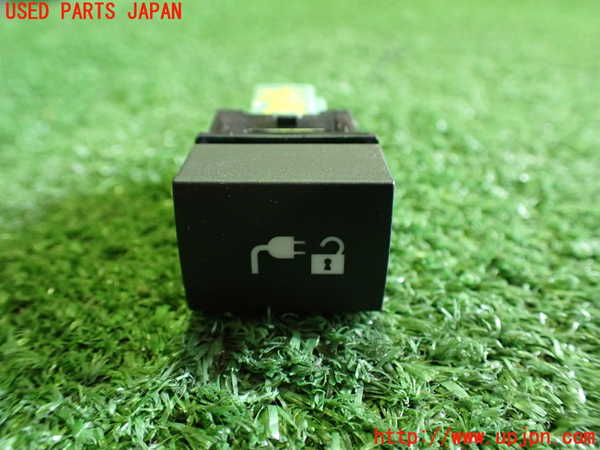 2UPJ-30946310]アウトランダーPHEV(GN0W)スイッチ5 (充電コネクターロック解除)  中古_m0001.jpg