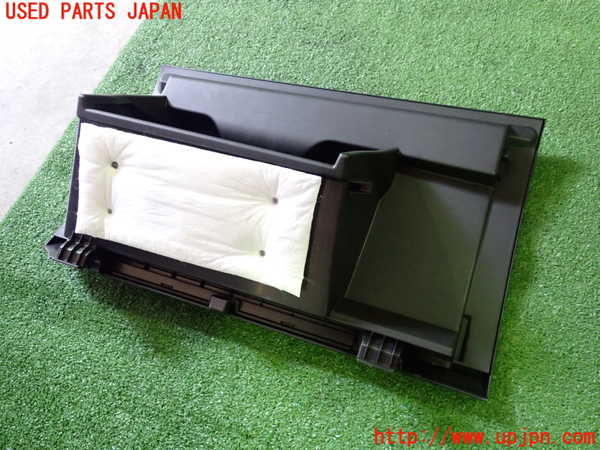 2UPJ-30947516]アウトランダーPHEV(GN0W)グローブボックス1 中古_m0004.jpg
