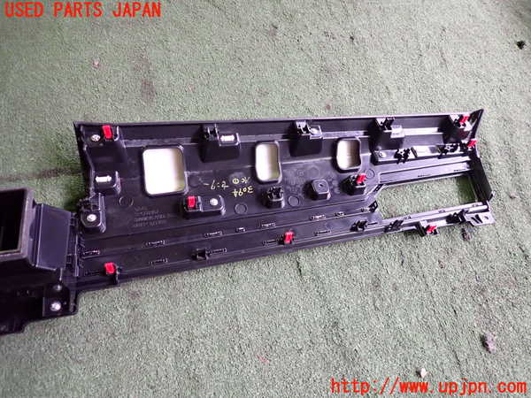 2UPJ-30947526]アウトランダーPHEV(GN0W)エアコン吹き出し口1 (真中) 中古_m0003.jpg