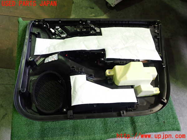 2UPJ-30941264]アウトランダーPHEV(GN0W)左前ドア内張り 中古_m0004.jpg