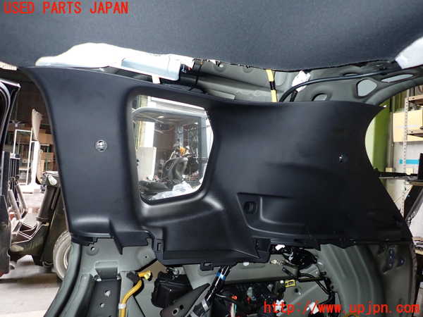 2UPJ-30947675]アウトランダーPHEV(GN0W)右リアピラートリム 中古_m0001.jpg