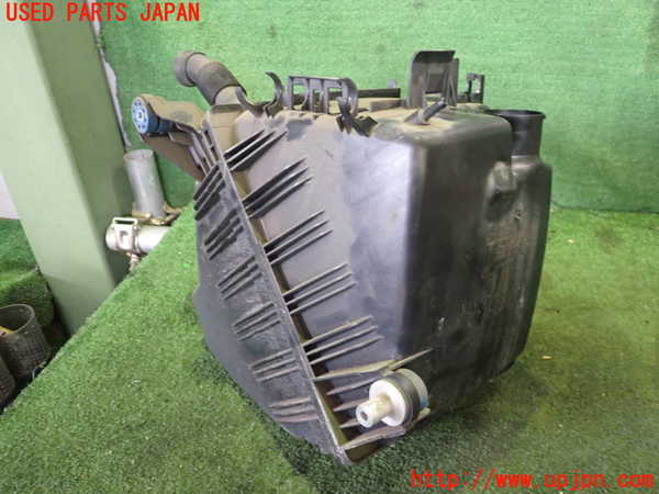 2UPJ-30952560]BMW i3(1Z06)(I01)エアクリーナーボックス 中古_m0002.jpg